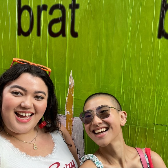 Meet your Posher, Leanna - Picture 3 of 11